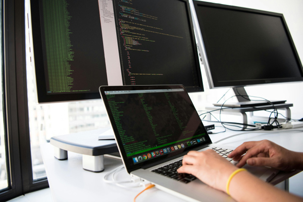 襄阳市白辗吉服装有限公司